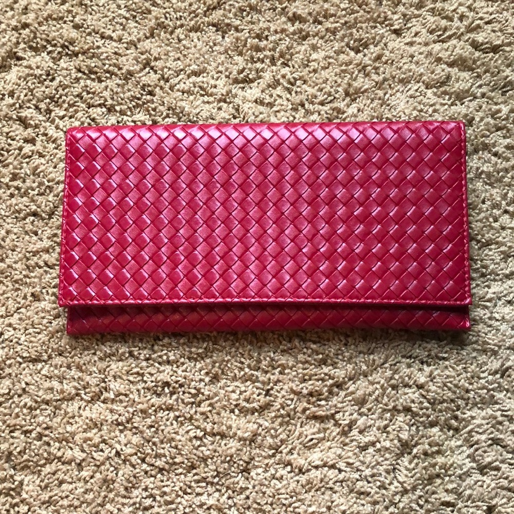 Pink & Blue boutique Red clutch